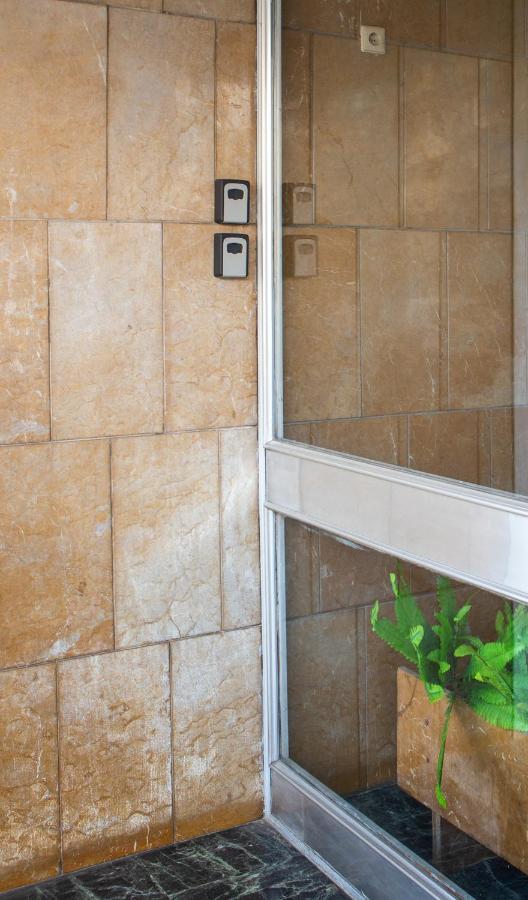 Apartament Διαμέρισμα Στο Κέντρο Δίπλα Στα Νοσοκομεία Και Τα Αξιοθέατα Ateny Zewnętrze zdjęcie